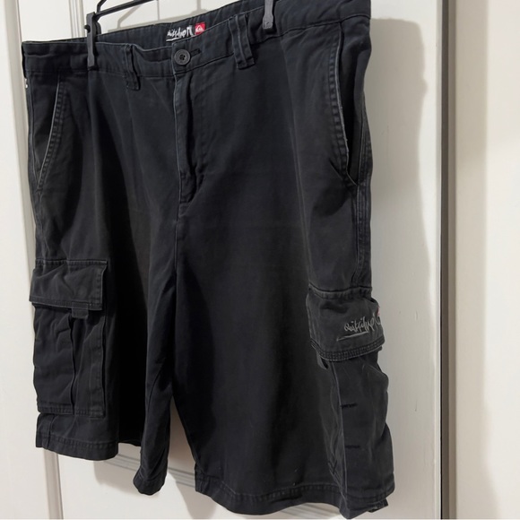 Quicksilver Black Cargo Shorts - Picture 11 of 11